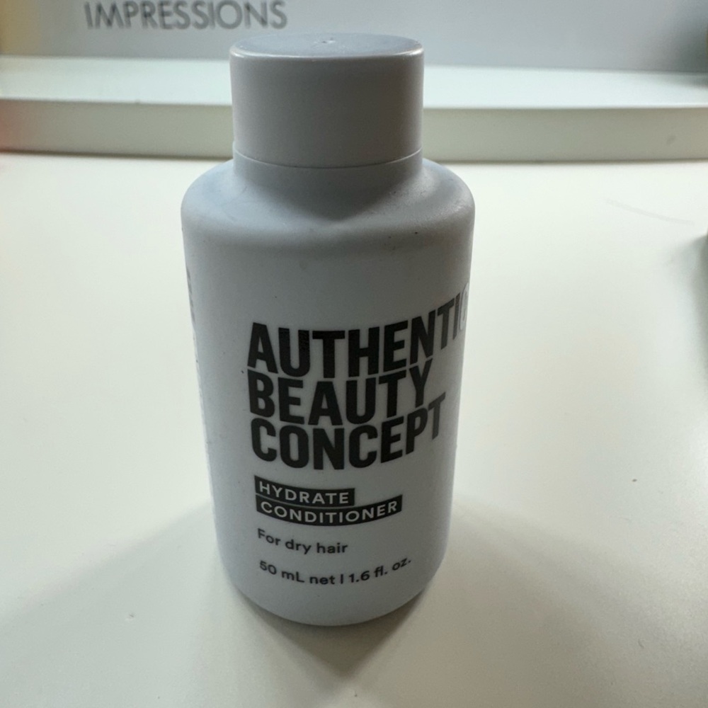 Authentic Beauty Concept Hydrate Conditioner